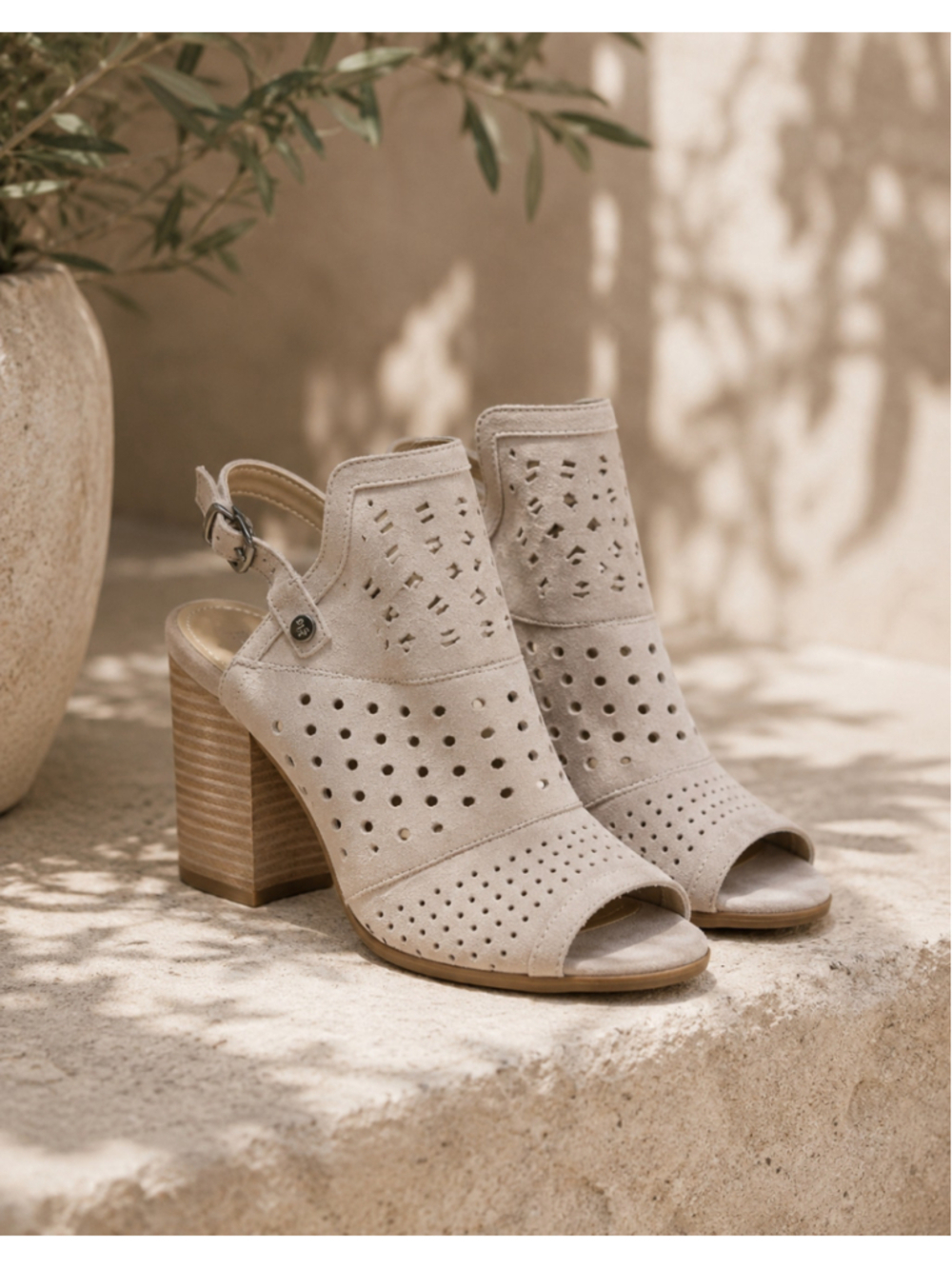Women's Marc Fisher Beige Perforated Peep Toe Slingback Wedges Size 11 Summer